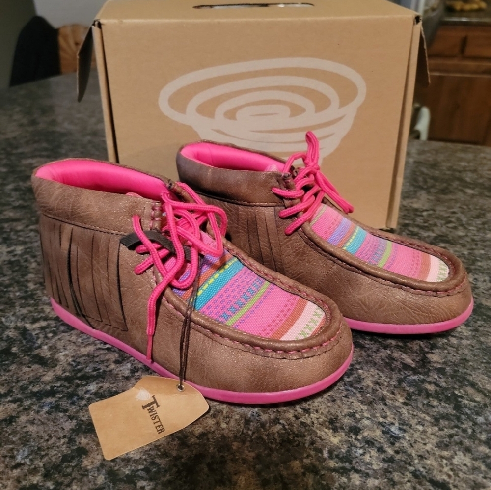 Twister shoes